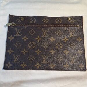 Louis Vuitton Monogram Pouch